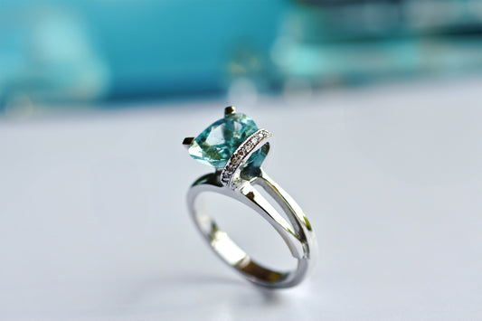 Amazing Aquamarine stone set on gold ring with diamonds, Aquamarine is march Birthstone