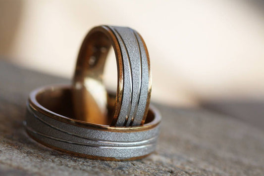 Elegant sandblasted rings