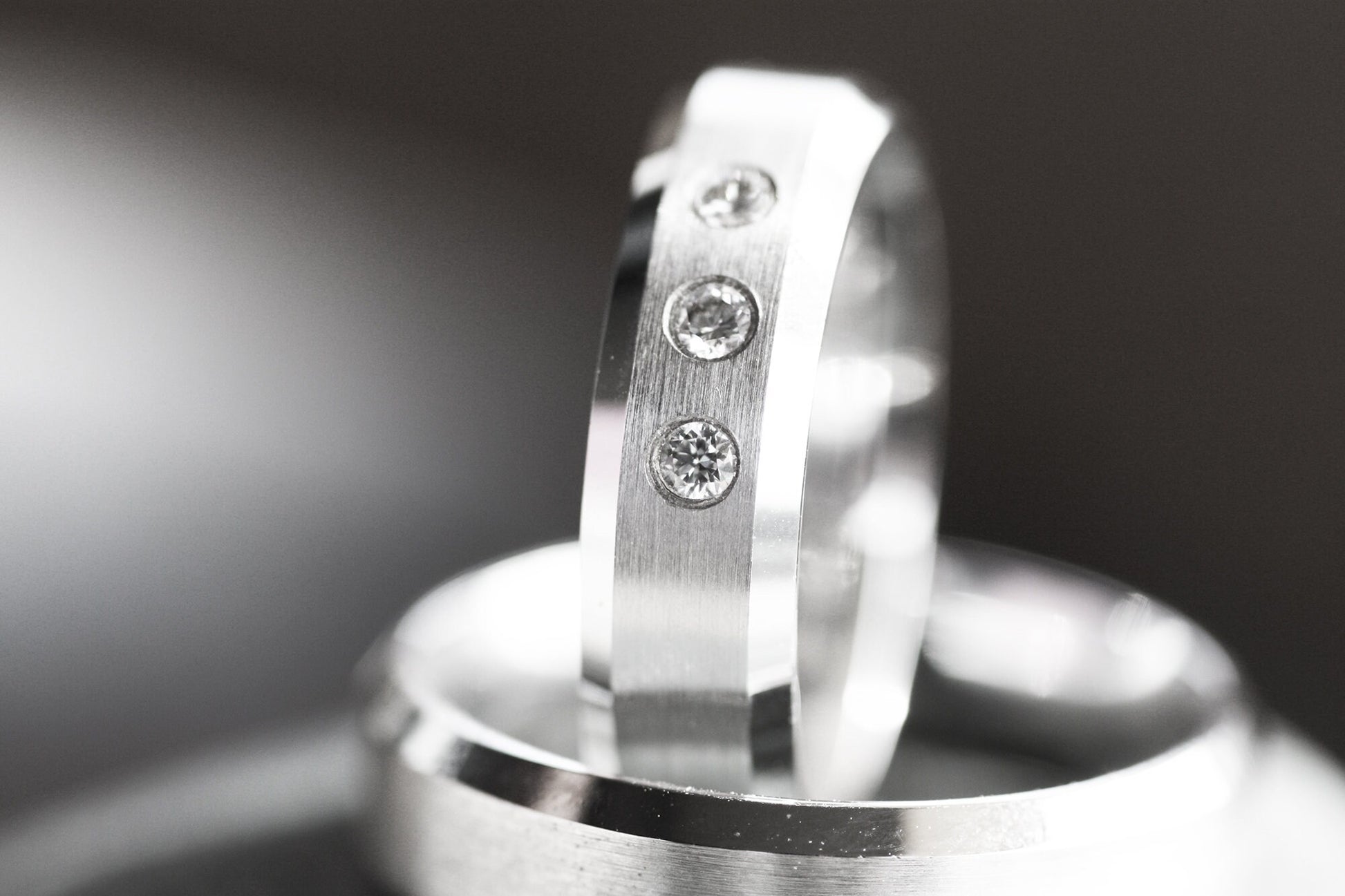 White Gold wedding band set