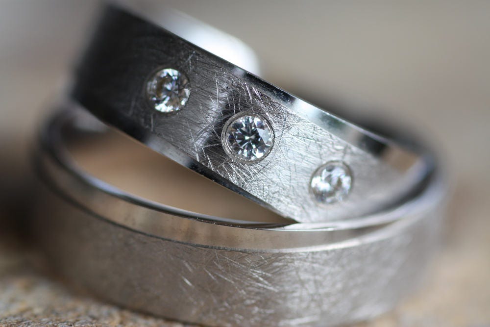 Textured Gold wedding ring for couples