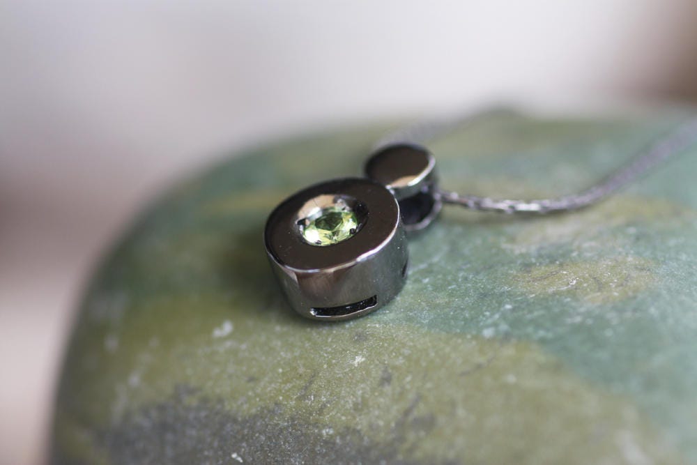 Peridot pendant for women in sterling silver black rhodium