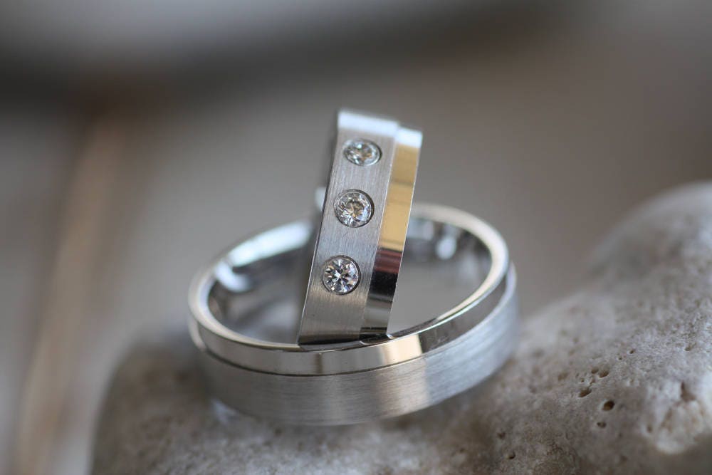 Matching Gold wedding ring for couples, Diamond ring