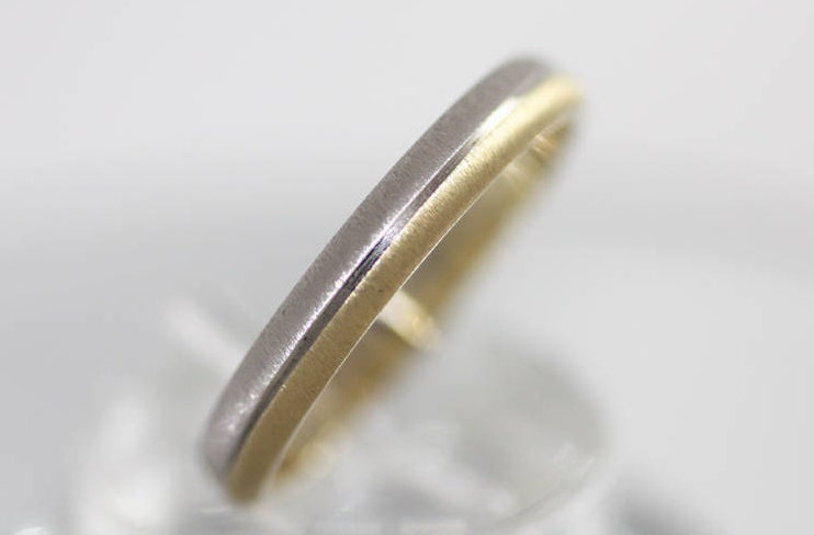 Elegant Gold textured wedding  band