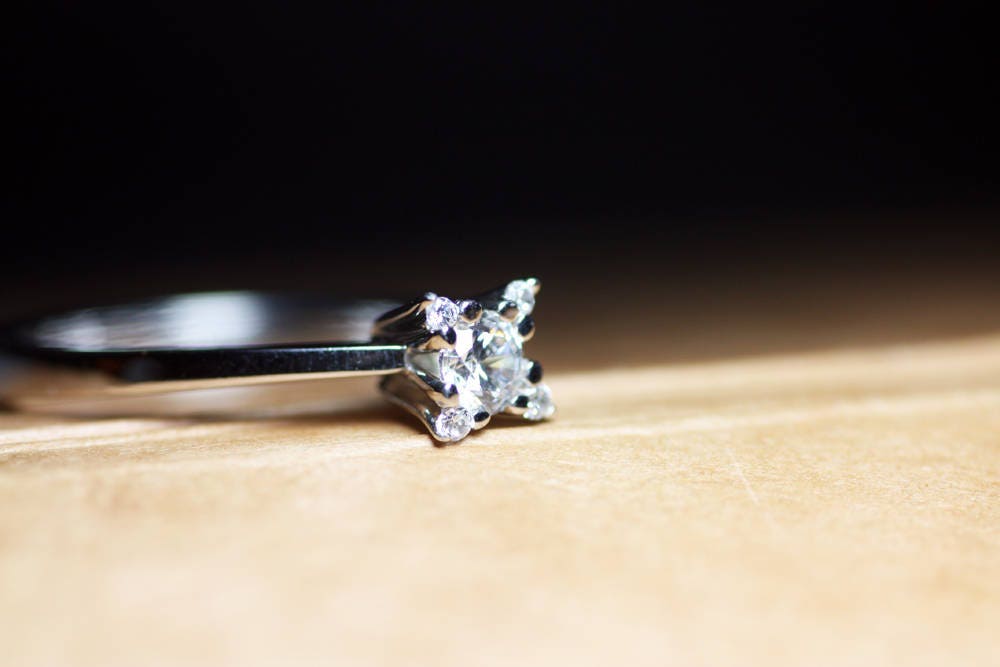 White Gold Diamond ring