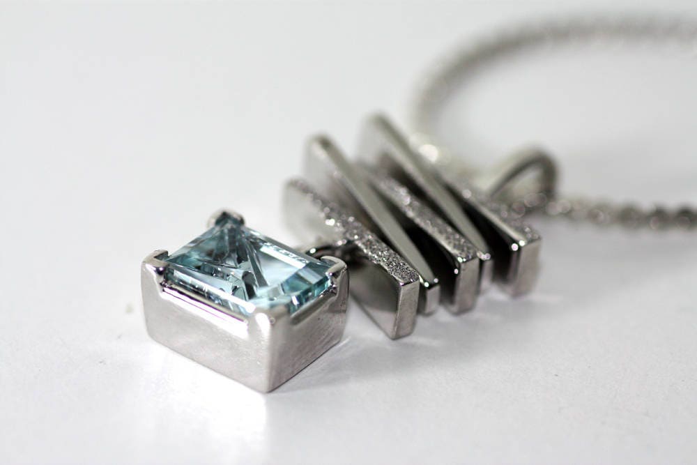 Handcrafted aquamarine pendant