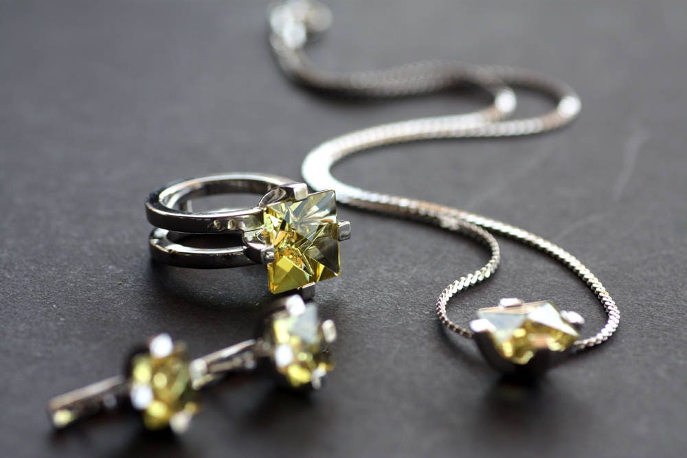 Lemon Quartz Fine necklace, Handcrafted gem certified by Kreis Cuts