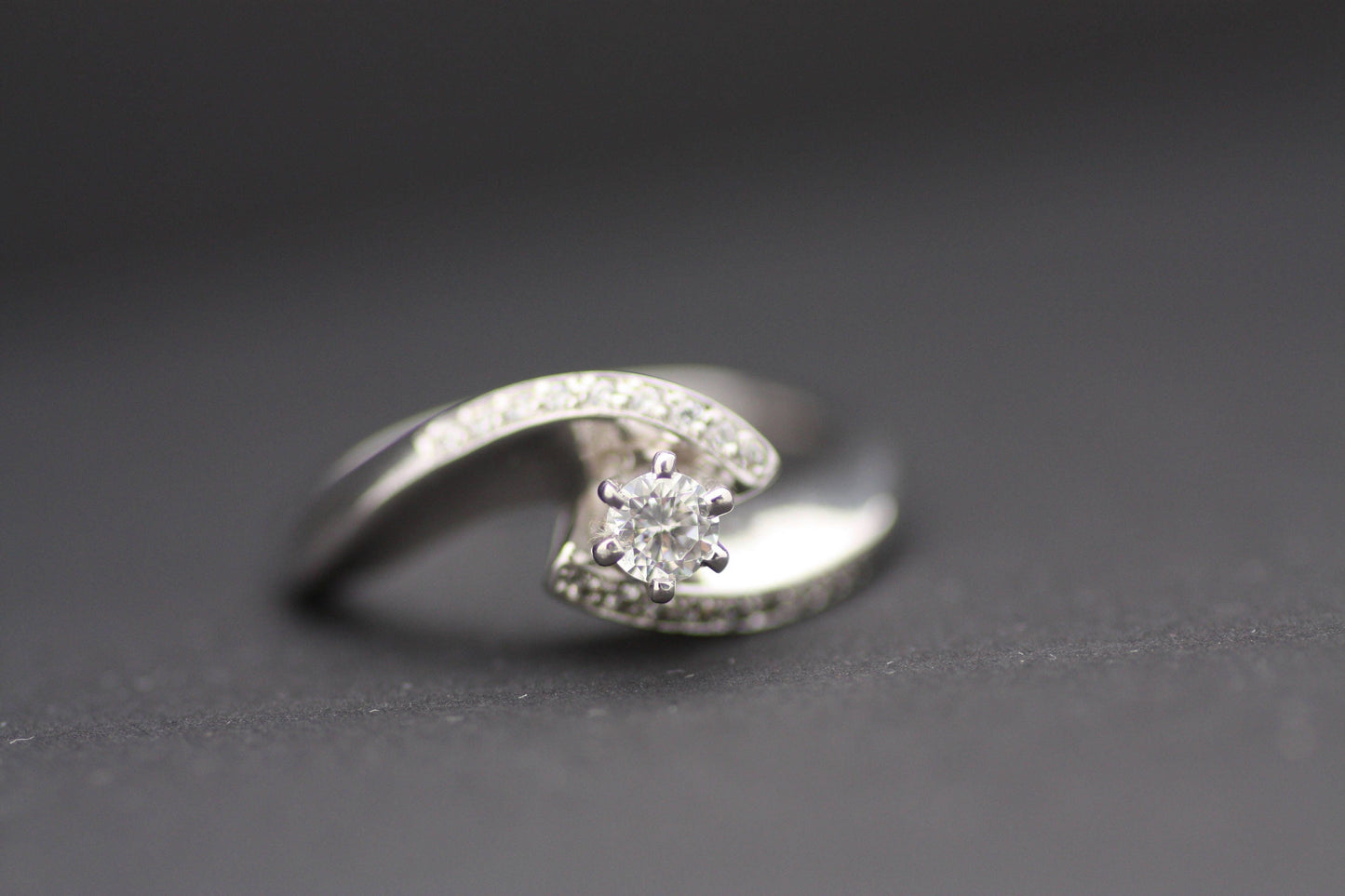 Halo, White Gold Diamond ring
