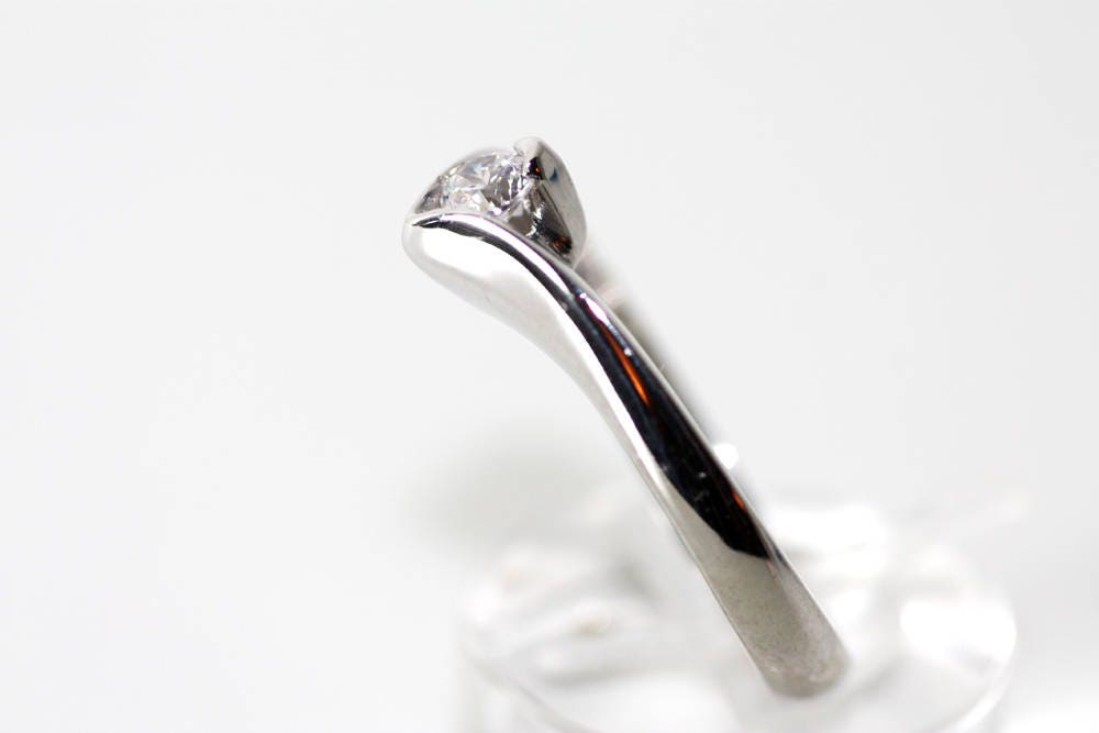 Brilliant cut engagement ring, Diamond White gold ring