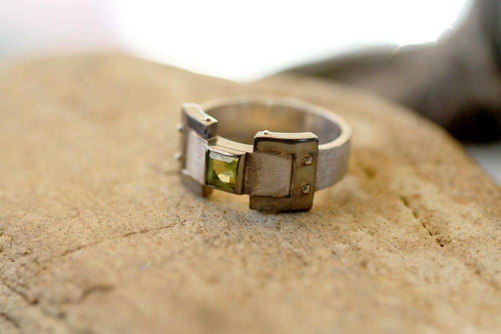 Peridot wide wedding ring