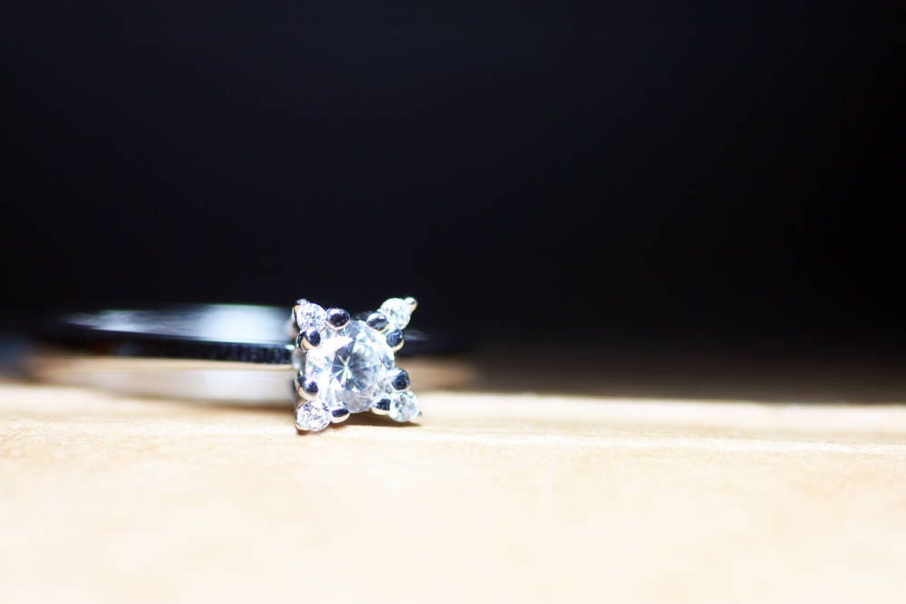 White Gold Diamond ring