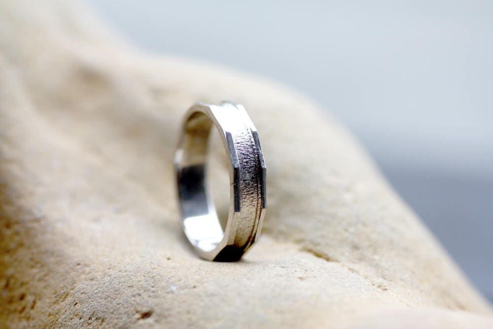 Men's White gold Textured band