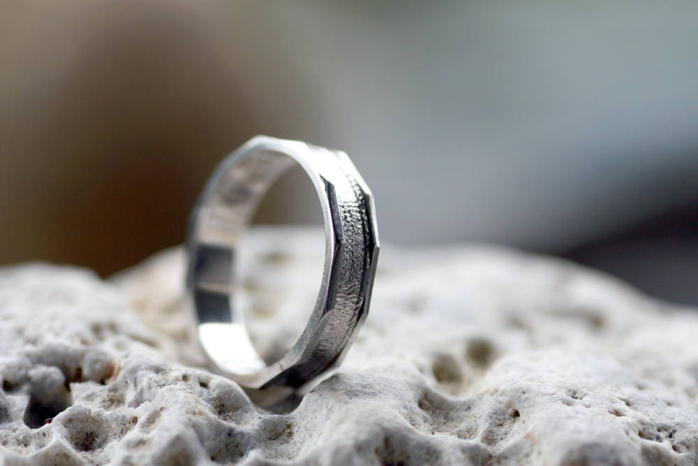 Men's White gold Textured band