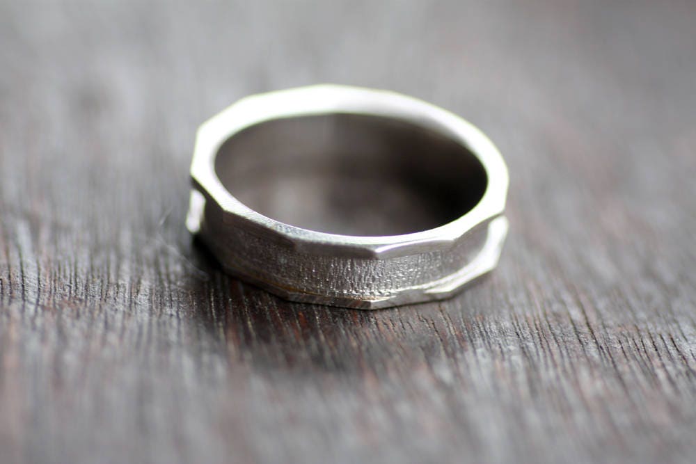 Men's White gold Textured band