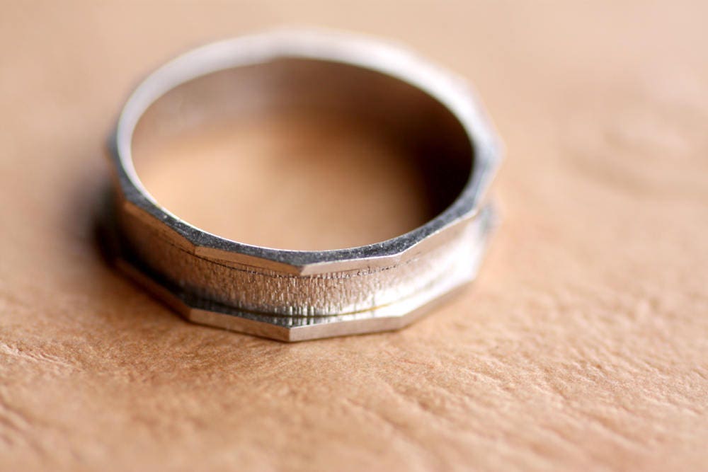 Men's White gold Textured band