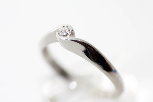 Brilliant cut Diamond engagement ring