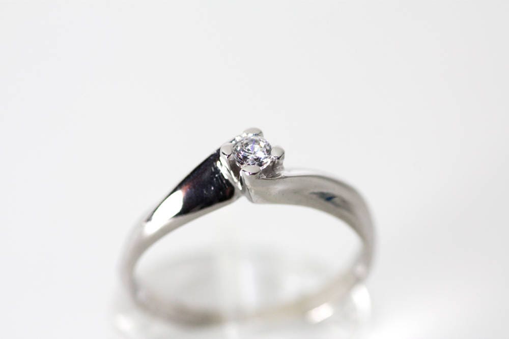 Solitaire White Gold Diamond Ring