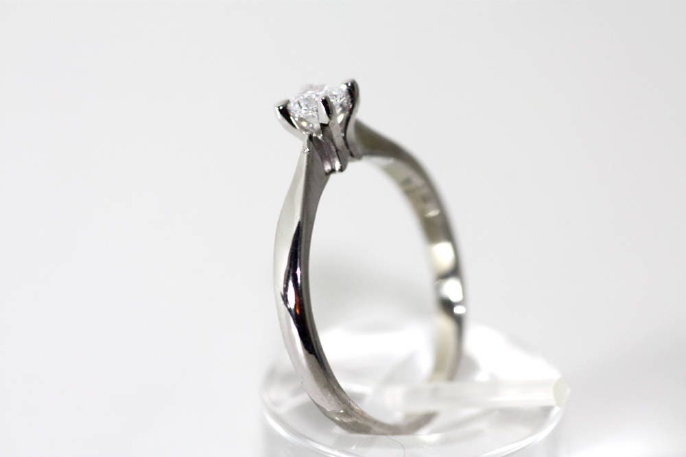 Brilliant cut Diamond engagement ring for her