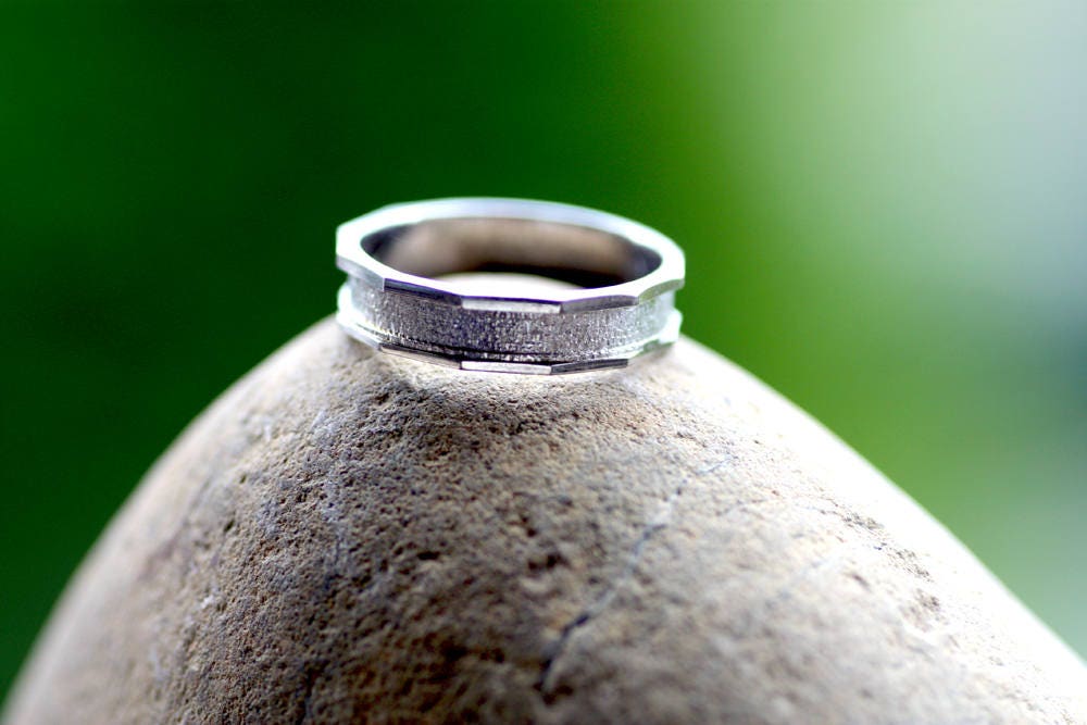 Men's White gold Textured band