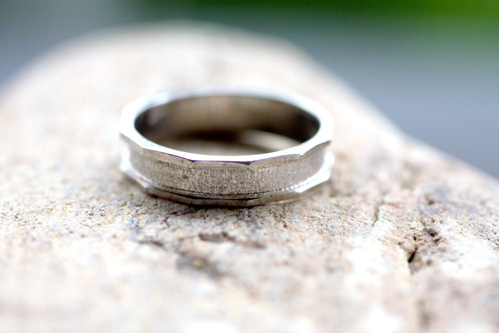 Men's White gold Textured band
