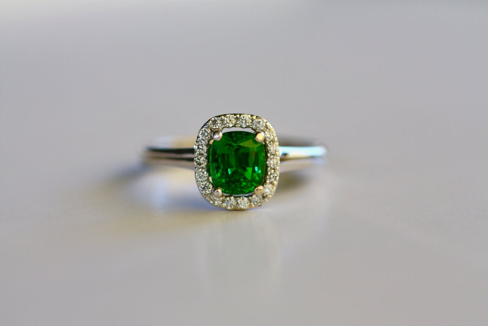 White Gold K18 Tsavorite ring