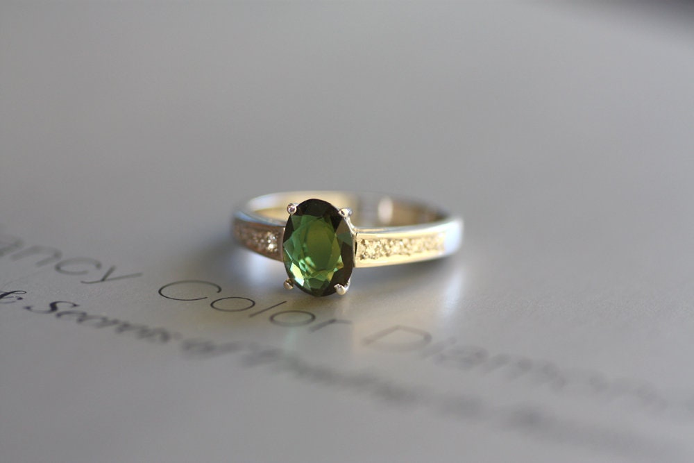 Tourmaline Diamond ring in White gold K18