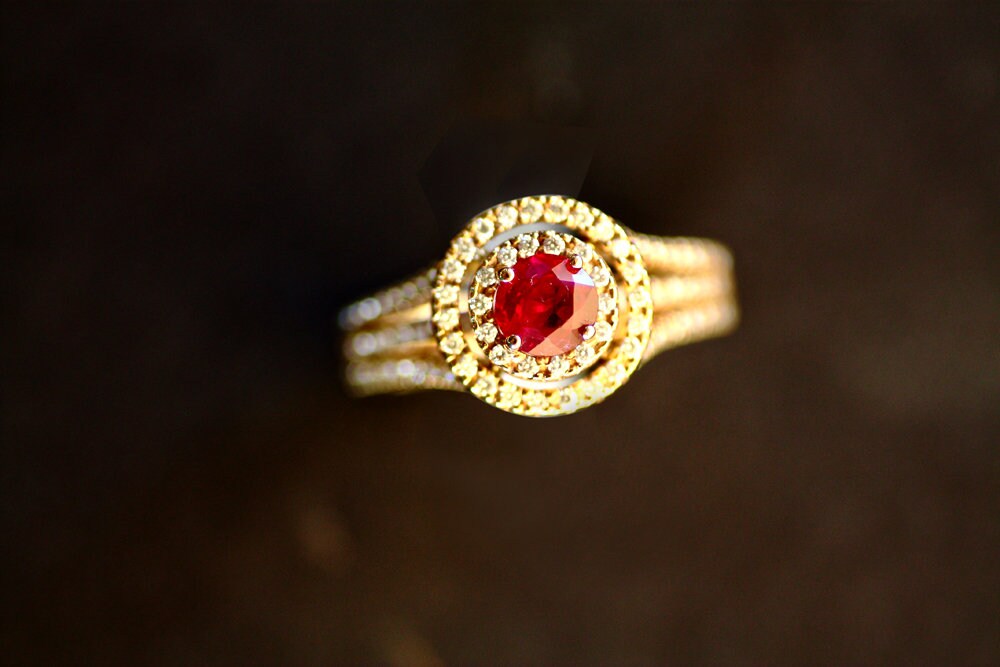 Ruby Halo Diamond ring, Multistone, High end jewellery