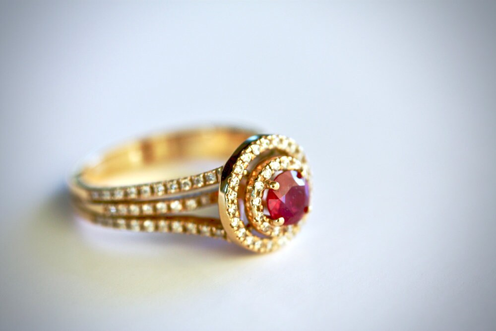 Ruby Halo Diamond ring, Multistone, High end jewellery