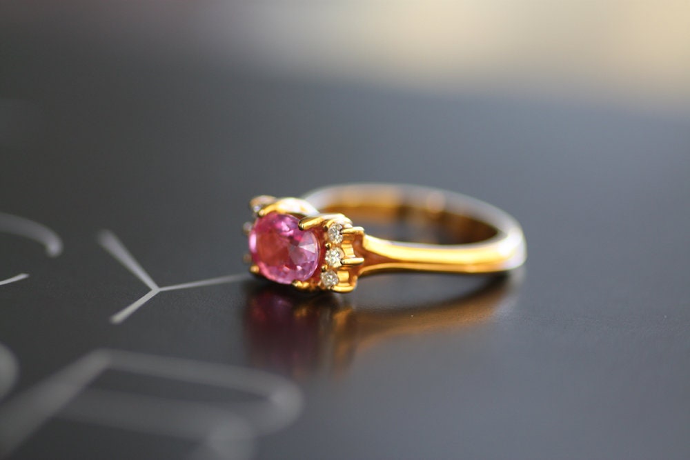 Rose Gold ring with Pink Sapphire and Diamonds