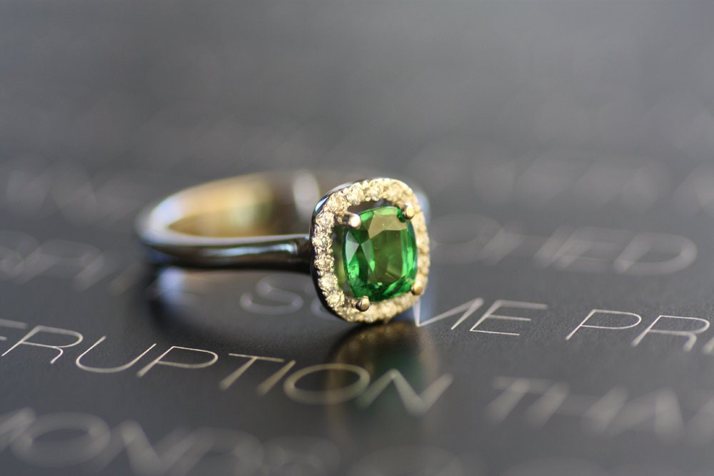 White Gold K18 Tsavorite ring