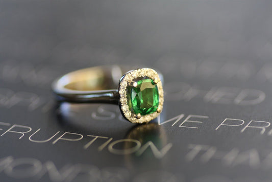 White Gold K18 Tsavorite ring