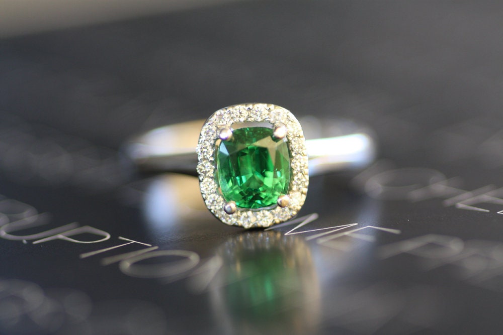 White Gold K18 Tsavorite ring