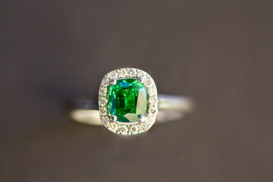 White Gold K18 Tsavorite ring