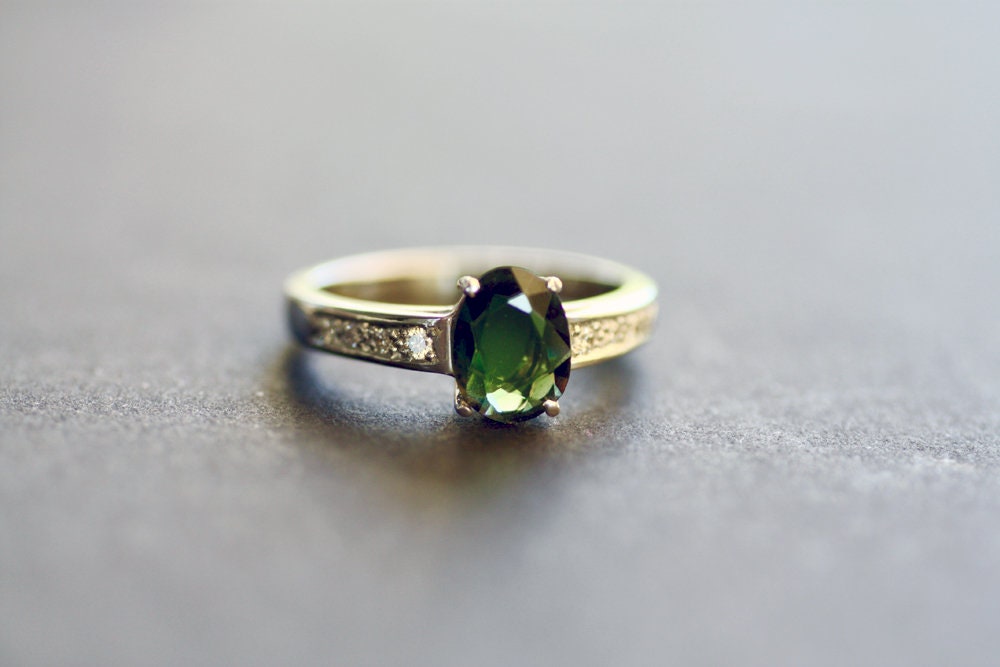 Tourmaline Diamond ring in White gold K18