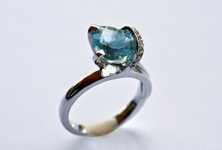 Art deco Aquamarine Gold ring with Diamonds