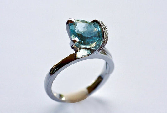 Art deco Aquamarine Gold ring with Diamonds