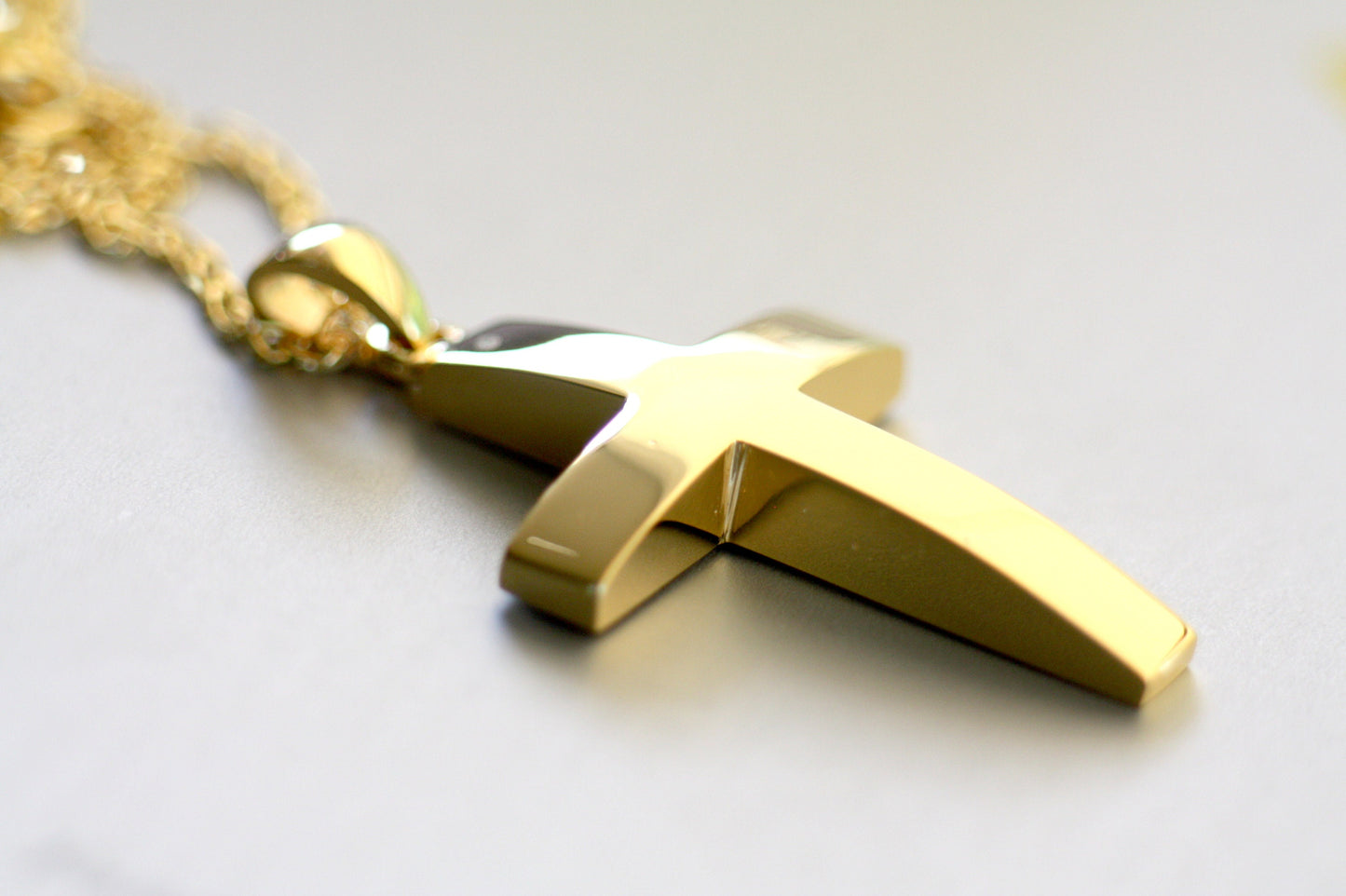 Yellow Gold Cross k18