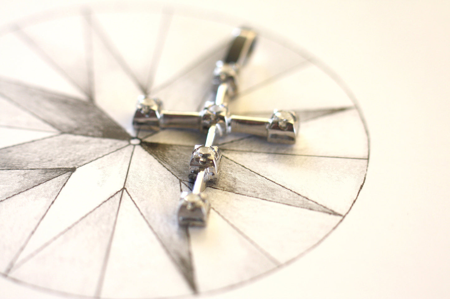 Diamond Cross pendant in White Gold
