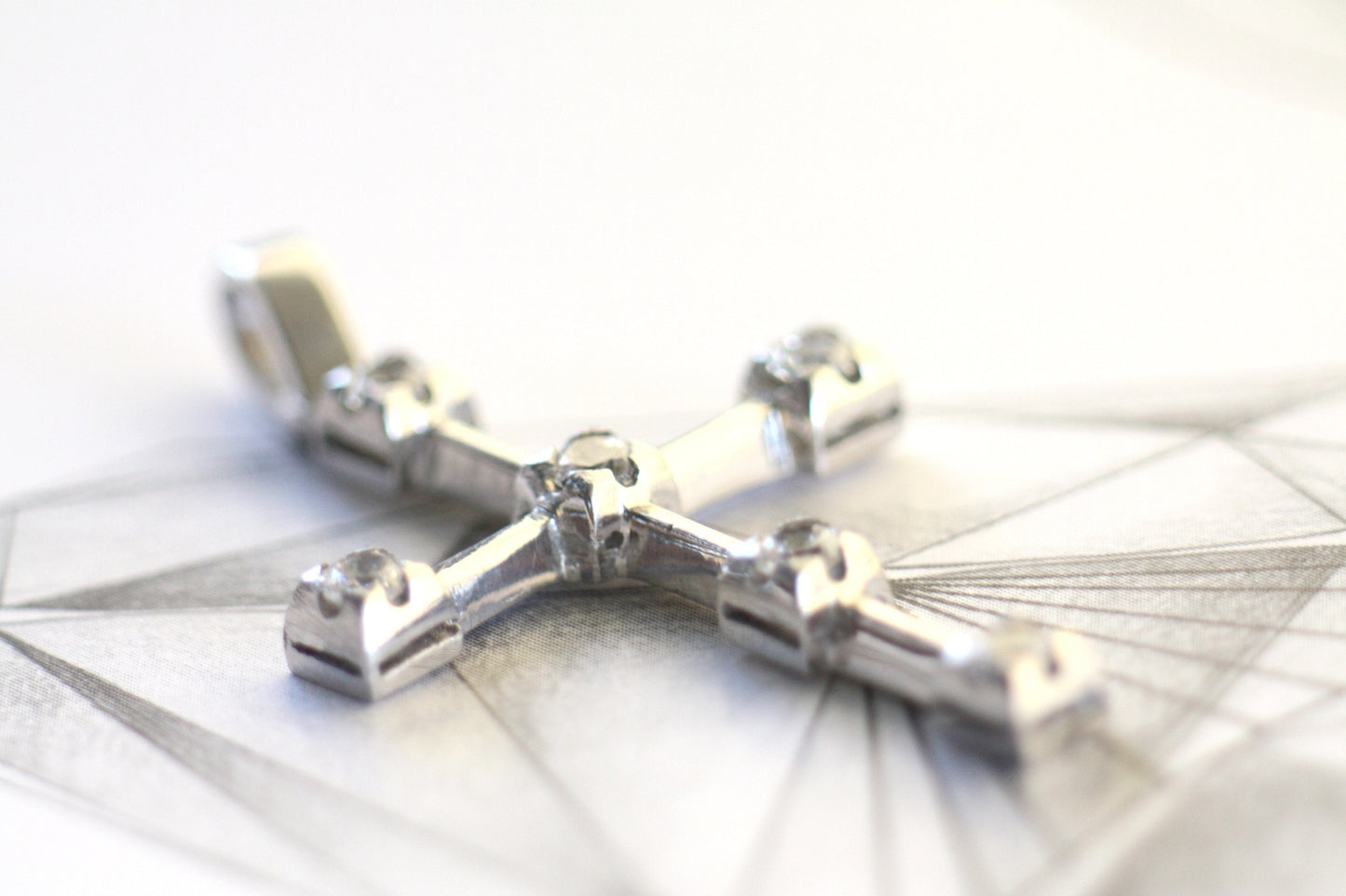 Diamond Cross pendant in White Gold