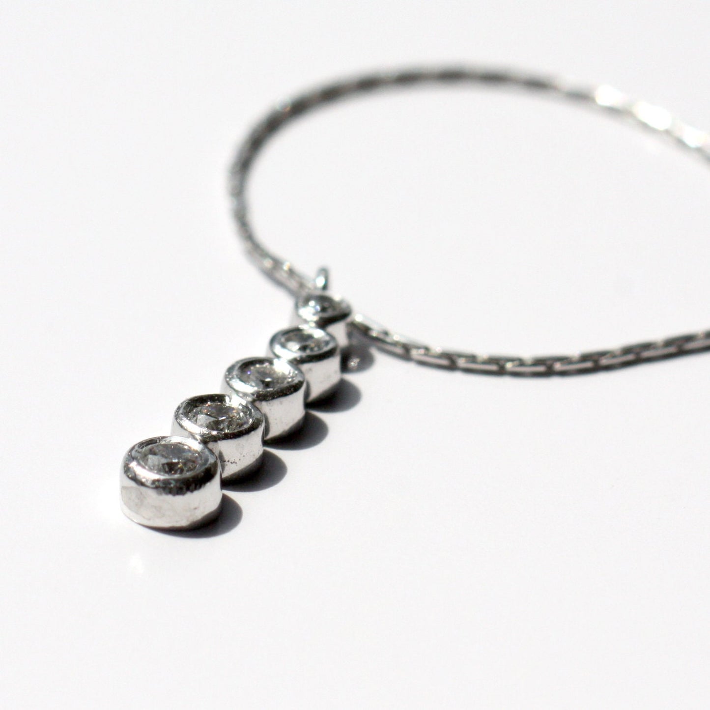 Linear Diamond necklace K18