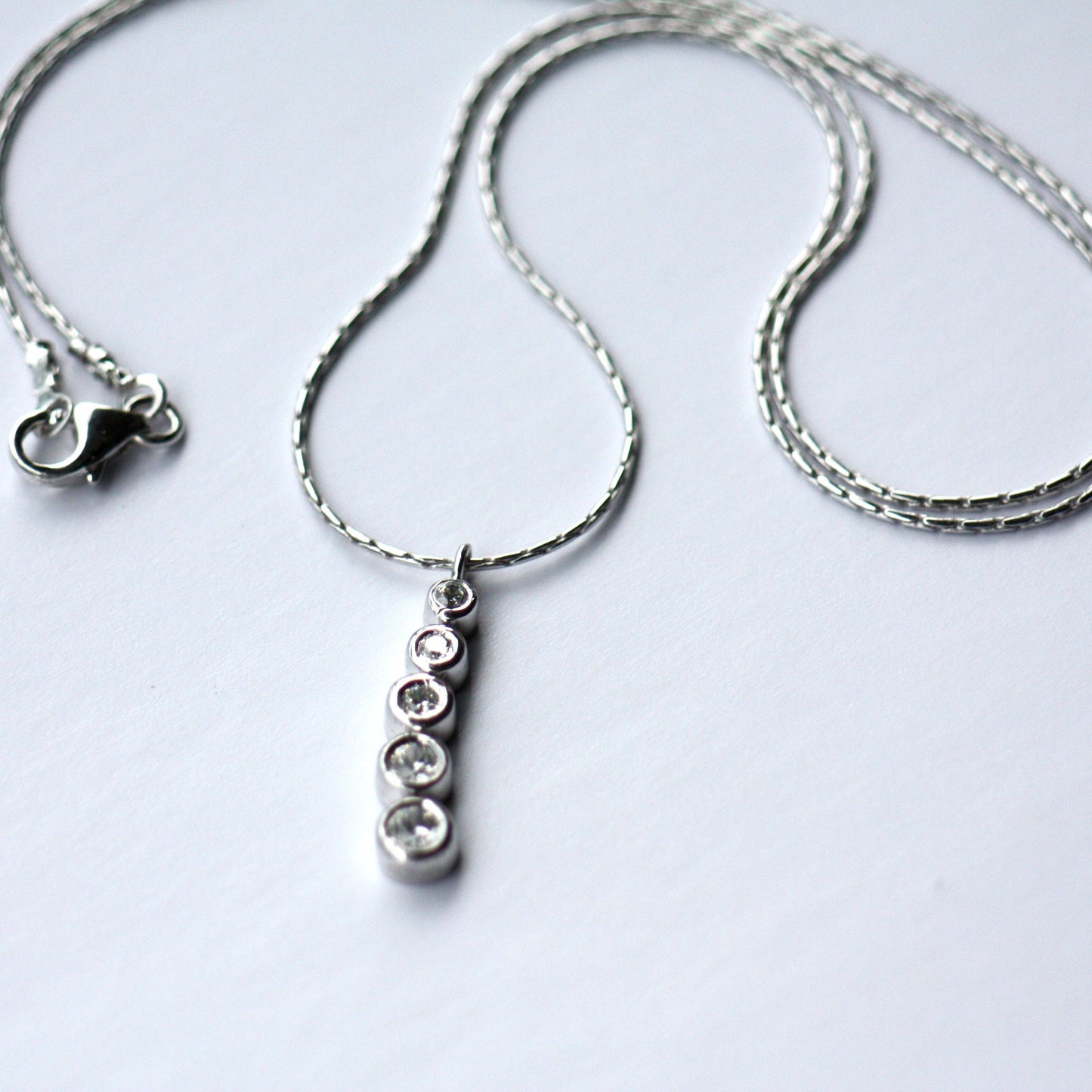 Linear Diamond necklace K18