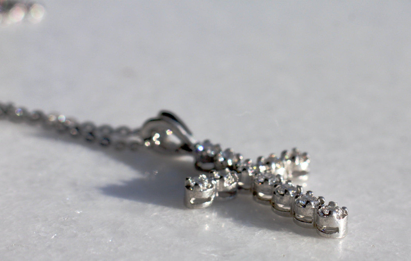 Diamond pendant cross in White Gold for women