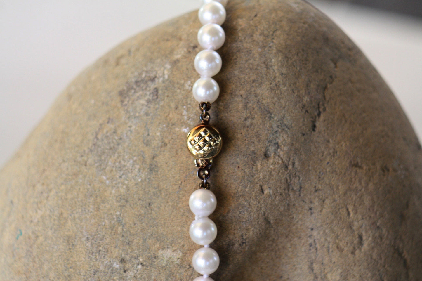 Akoya Japanese Salt water Pearls Necklace with solid gold closure