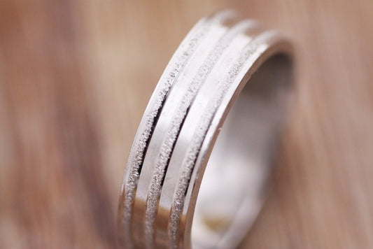 Gold soft brushed pattern ring