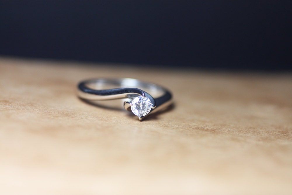 Solitaire Engagement Diamond Ring