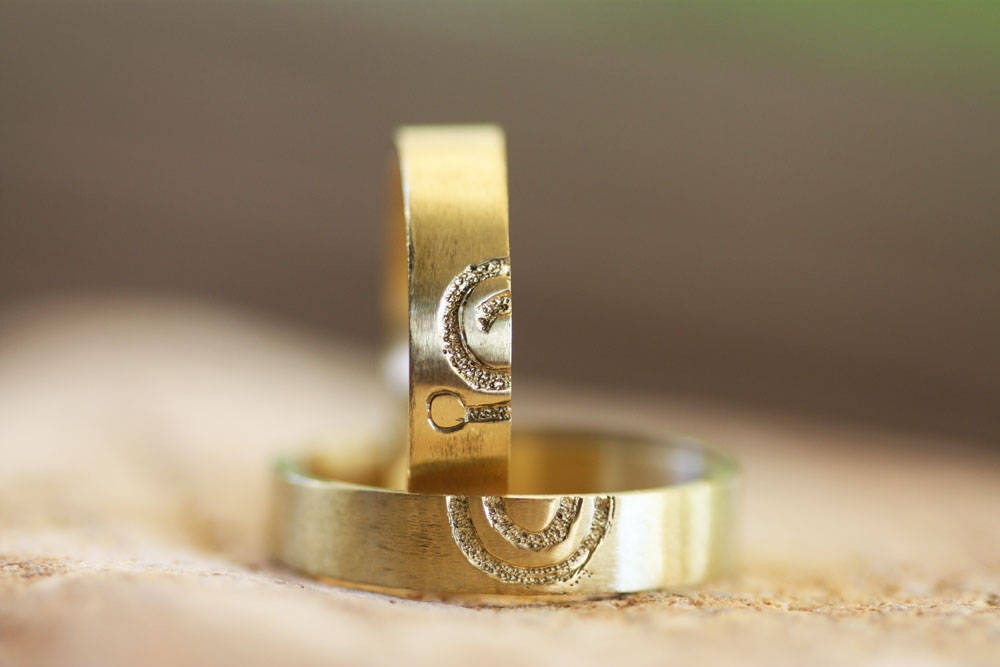 Engraved rings for couples, Greek Spiral