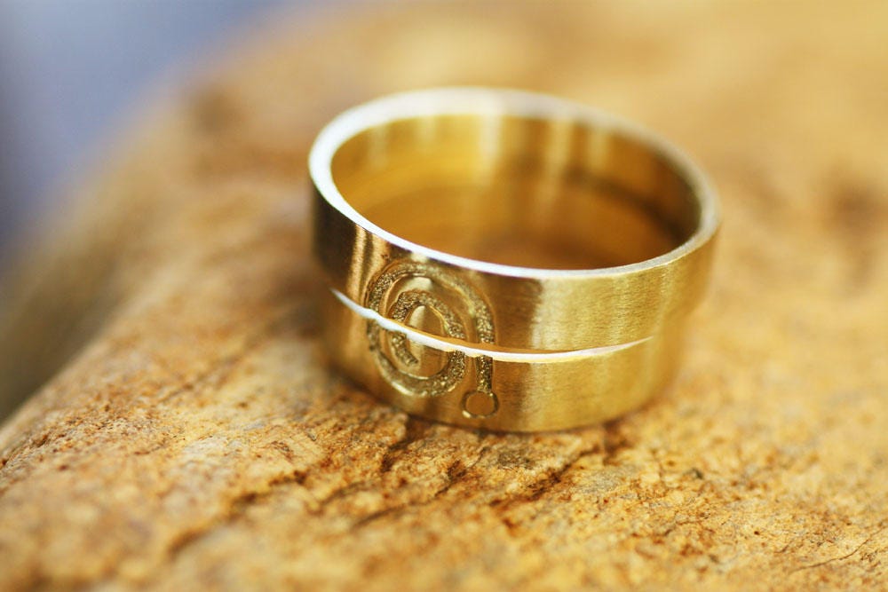 Wedding rings engraved Spiral