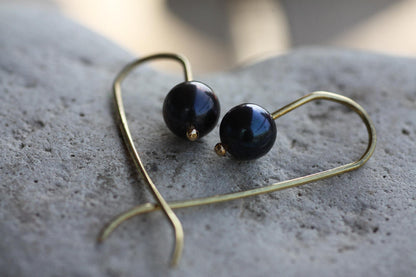 Gold K18 Wire Black Pearl earrings