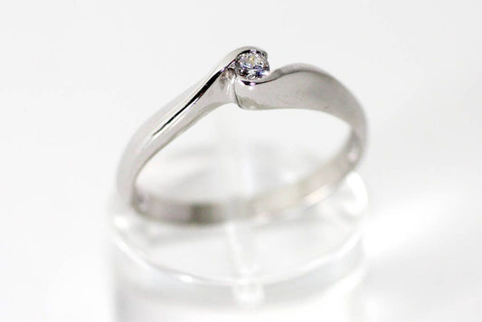 Brilliant cut Diamond engagement ring