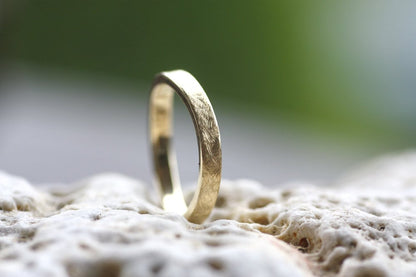 Stacking Wavy gold hammered wedding ring
