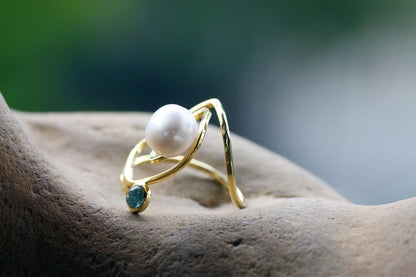 Fresh water Pearl and Tourmaline cabouchon ring